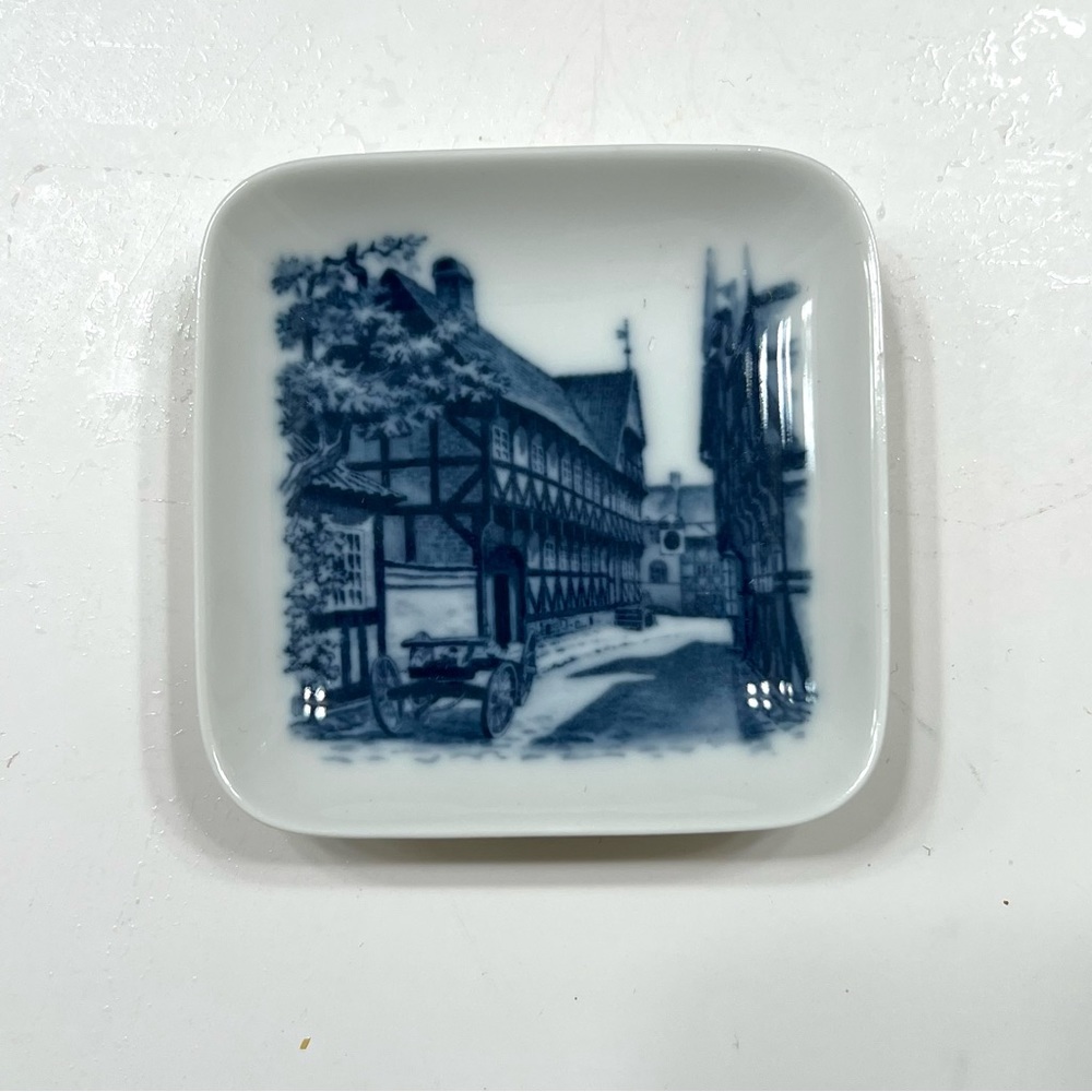 Vintage 1970’s Royal Copenhagen 2985-19 985 Mini Plate Denmark